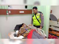 Pecah Ban, Avanza Tabrak Motor di Padangan Bojonegoro, Pengendara Motor Luka Berat