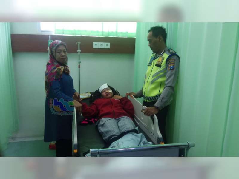 Mendadak Belok, Supra Ditubruk Beat di Margomulyo Bojonegoro 3 Orang Luka-Luka