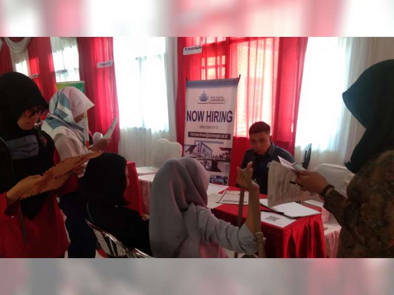 Jumlah Tingkat Pengangguran Terbuka di Jawa Timur Sebesar 3,99 Persen