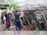 Pemkab Blora Bersama Baznas, Bantu Perbaiki Rumah Siti Damiyatini yang Hampir Roboh