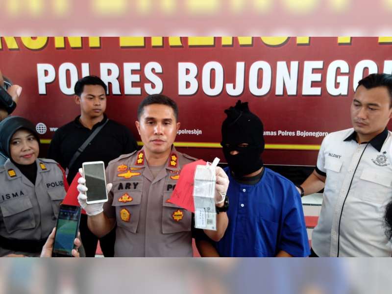 Mengaku Polisi dan Janjikan Bisa Meringankan Hukuman, Pemuda Bojonegoro Ditangkap Polisi