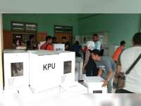 KPU Blora Lakukan Packing Logistik Pemilu di Gor Mustika