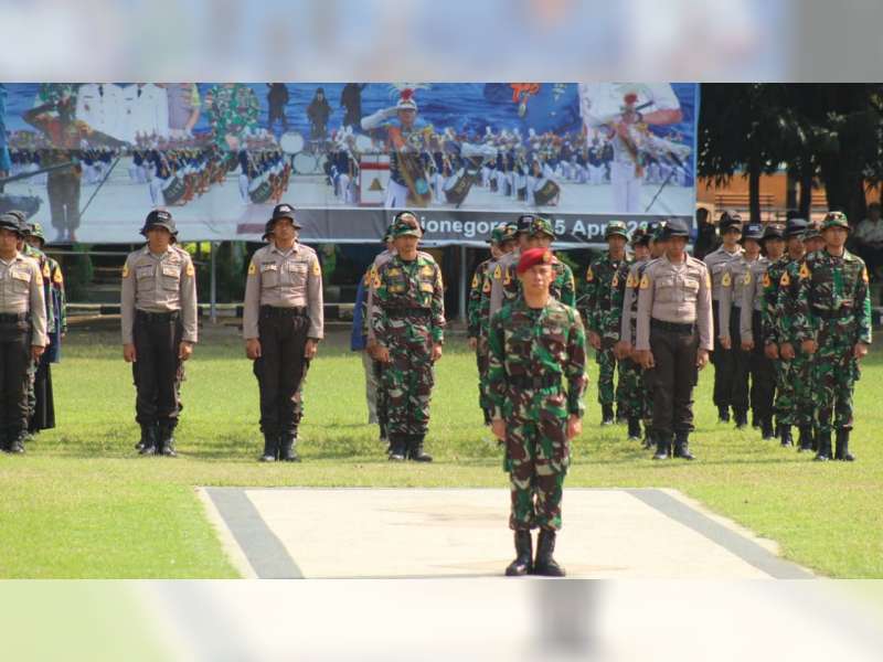 Upacara Pelepasan&nbsp;Satlak Hiu&nbsp;Latsitardanus ke-39 Dilaksanakan di Alun-Alun Bojonegoro