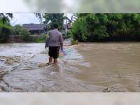 Akibat Banjir Bandang Akses Jalan Menuju 5 TPS di Temayang Bojonegoro, Terputus