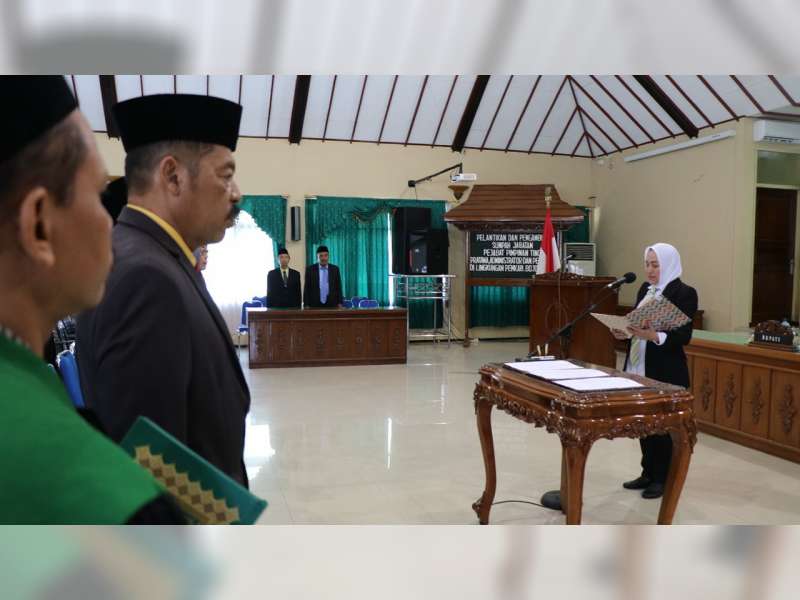 Bupati Lantik 38 Pejabat Eselon di Lingkungan Pemkab Bojonegoro Yang Baru Dimutasi