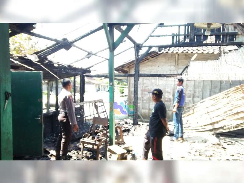 Rumah Warga Kepohbaru Bojonegoro Hangus Terbakar, Diduga Korsleting Listrik