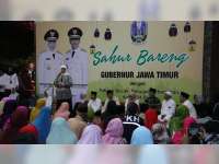 Safari Ramadan di Bojonegoro, Gubernur Jatim Sahur Bersama Tukang Beca dan Pasukan Kuning