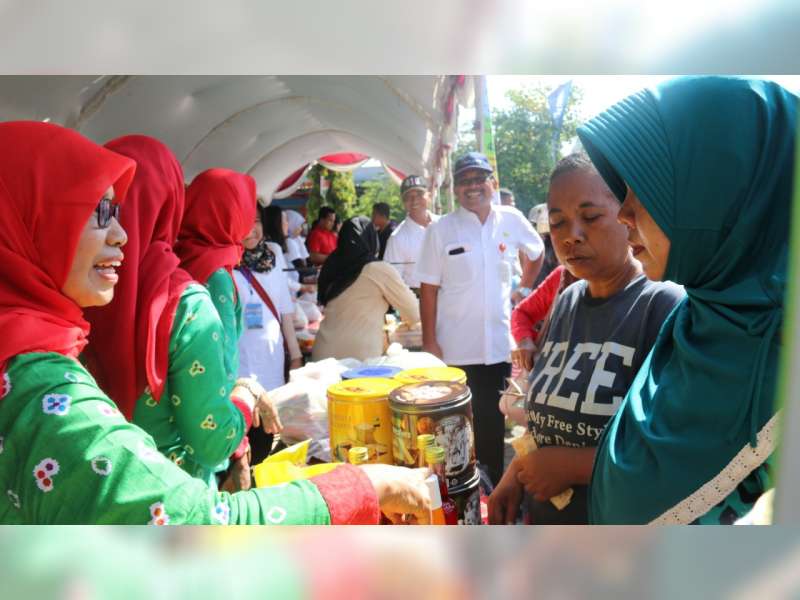 Pasar Murah di Blora, Ribuan Paket Sembako Ludes Diserbu Masyarakat