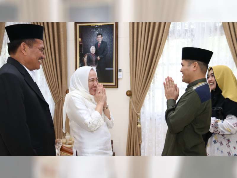 Hari Pertama Lebaran, Bupati Bojonegoro Gelar Open House