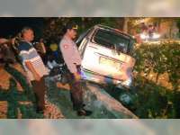 Lagi-lagi, Mobil Ditabrak Kereta Api di Perlintasan Tanpa Palang Pintu di Kapas Bojonegoro