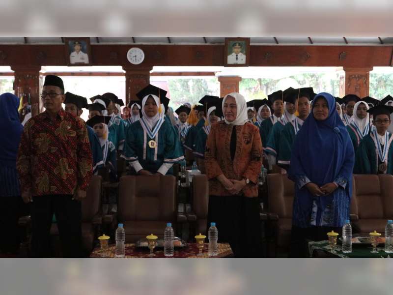 Bupati Hadiri Gelar Purna Wiyata dan Pelepasan Siswa-Siswi SD Muda Bojonegoro