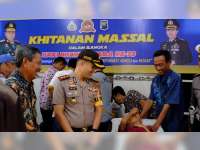 Bersama Jamaah Musala Al Hadi Mojokampung, Polres Bojonegoro Gelar Khitanan Massal