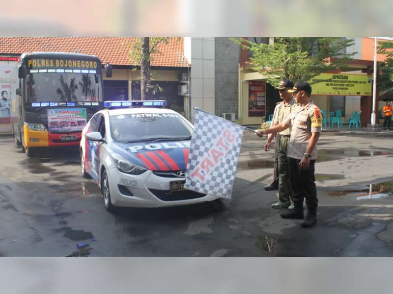 Polres Bojonegoro Berangkatkan Karya Wisata Anggota Perkumpulan Disabilitas Bojonegoro