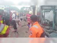 Tiga Unit Kios di Pasar Desa Blimbinggede Kecamatan Ngraho Bojonegoro Terbakar