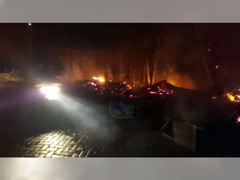 Diduga Akibat Korsleting Listrik, Warung Milik Warga Kepohbaru Bojonegoro Ludes Terbakar