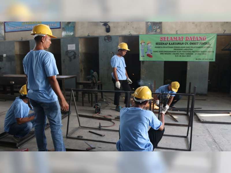 Inkubator Bisnis Berbasis Teknologi LPPM Universitas PGRI Semarang Berikan Pelatihan di Blora