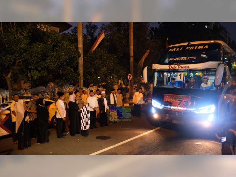 Pemkab Bojonegoro Sediakan 30 Bus dan 15 Truk untuk Pemberangkatan Jamaah Calon Haji