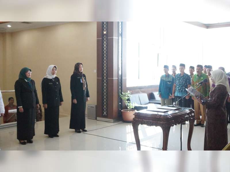 Bupati Lantik Sejumlah Pejabat di Lingkungan Pemkab Bojonegoro yang Baru Dimutasi