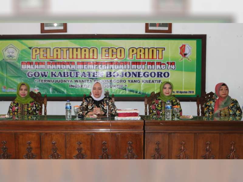 Tingkatkan Perekonomian Anggota, GOW Bojonegoro Gelar Pelatihan Teknik Ecoprint