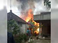 2 Unit Rumah Warga Kepohbaru Bojonegoro Terbakar, Kerugian Capai Rp 50 Juta