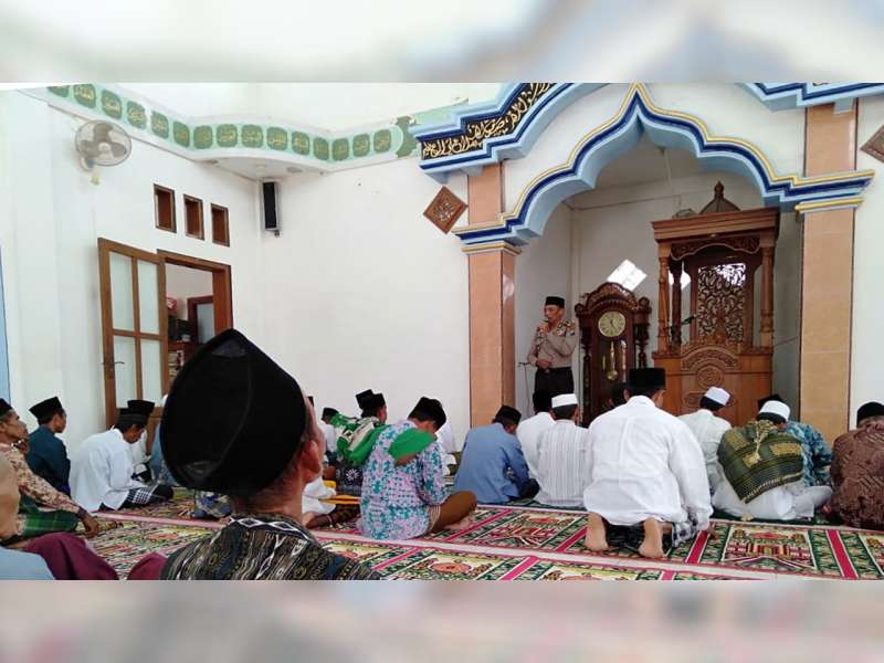 Kapolsek Sumberrejo Ajak Jamaah Jumat Waspadai Adu Domba Atas Nama Agama