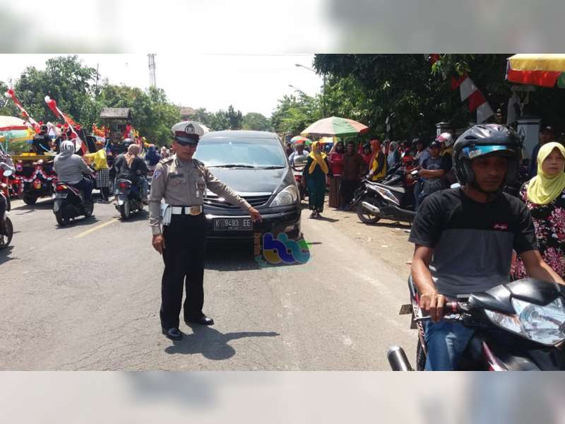 Tabrak Pintu Mobil, Seorang Pemotor di Padangan Bojonegoro Luka-Luka