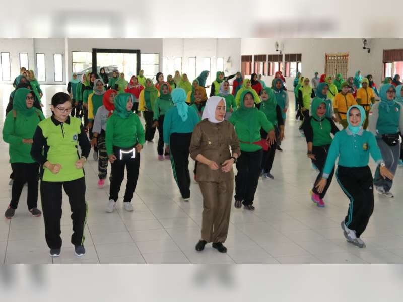 Bupati Bojonegoro Ajak Mayarakat Tingkatkan Kebersamaan dan Kebugaran Jasmani Lewat Senam