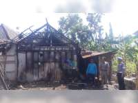 Diduga Akibat Korsleting Listrik, Dapur Milik Warga Ngasem Bojonegoro Terbakar