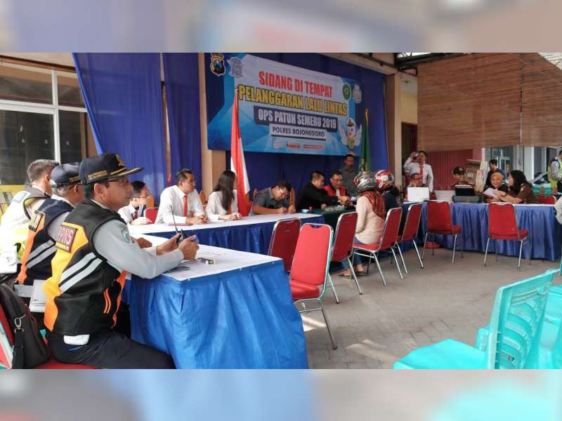 Kapolres Bojonegoro, Pantau Pelaksanaan Sidang di Tempat Operasi Patuh 2019
