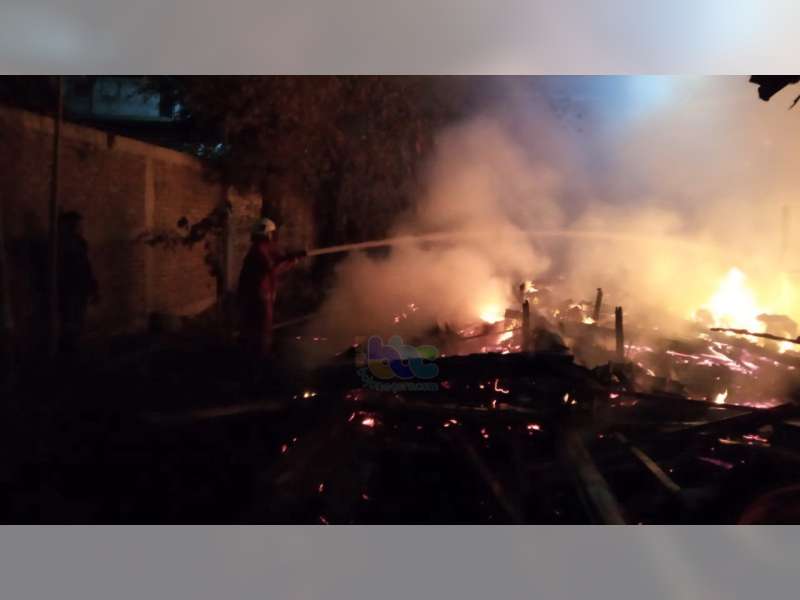 2 Unit Rumah Warga Kalitidu Bojonegoro Terbakar, Seorang Korban Alami Luka Bakar