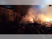 2 Unit Rumah Warga Kalitidu Bojonegoro Terbakar, Seorang Korban Alami Luka Bakar