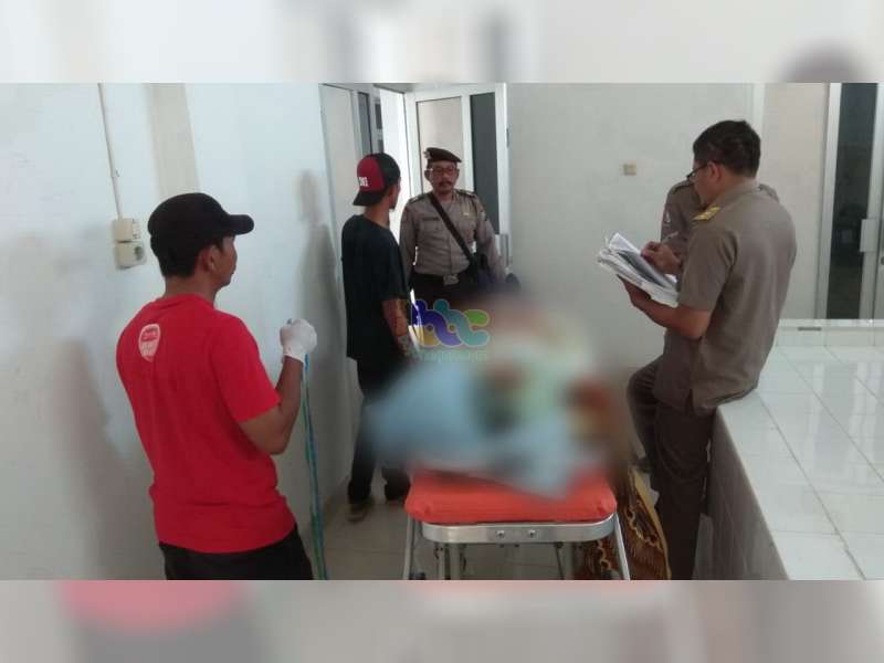 Diduga Serangan Jantung, Pedagang di Terminal Rajekwesi Bojonegoro Meninggal Saat Jualan