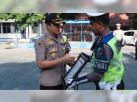 Polantas Bojonegoro Yang Periksa Mertua Saat Razia, Terima Penghargaan dari Kapolres