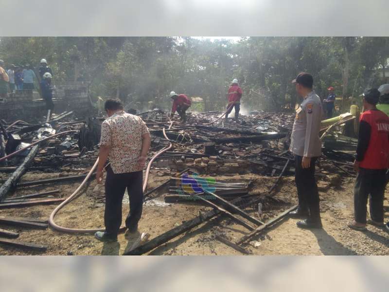 Ditinggal Kerja, Rumah Milik Warga Trucuk Bojonegoro Terbakar, Keruugian Capai Rp 60 Juta
