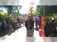 Kirab Pusaka Ki Andong Sari, di Kelurahan Ledok Kulon Bojonegoro Berjalan Meriah