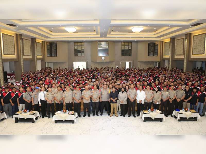 Satukan Visi Jogo Jawa Timur, Kapolda Jatim Kumpul Bareng Warganet