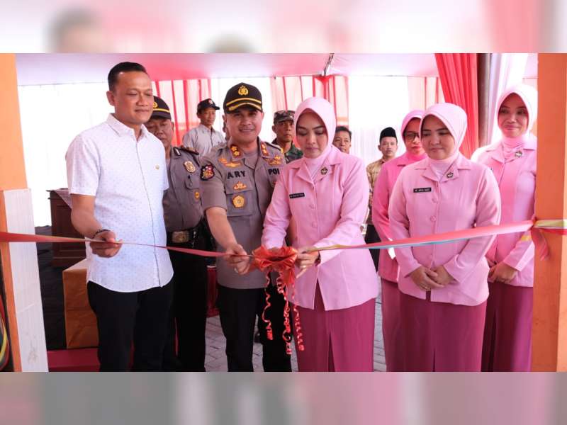Ketua Bhayangkari Cabang Bojonegoro Resmikan TK Kemala Bhayangkari di Sugihwaras
