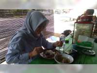 Asem-Asem Balungan Sapi Mbok Hartini di Bojonegoro Ini Layak Anda Coba