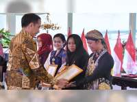 Batik Nimas Barokah Blora, Terima Sertifikat Batik dari Presiden Jokowi