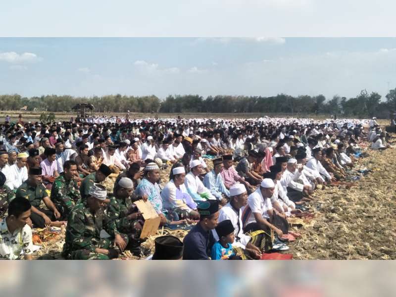 Kemarau Panjang Ribuan Warga Blora Gelar Salat Istisqa Memohon Hujan Beritabojonegoro Com