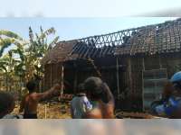 Kandang Warga Kasiman Terbakar. Ini Kebakaran Keempat di Bojonegoro Sepanjang Hari Ini