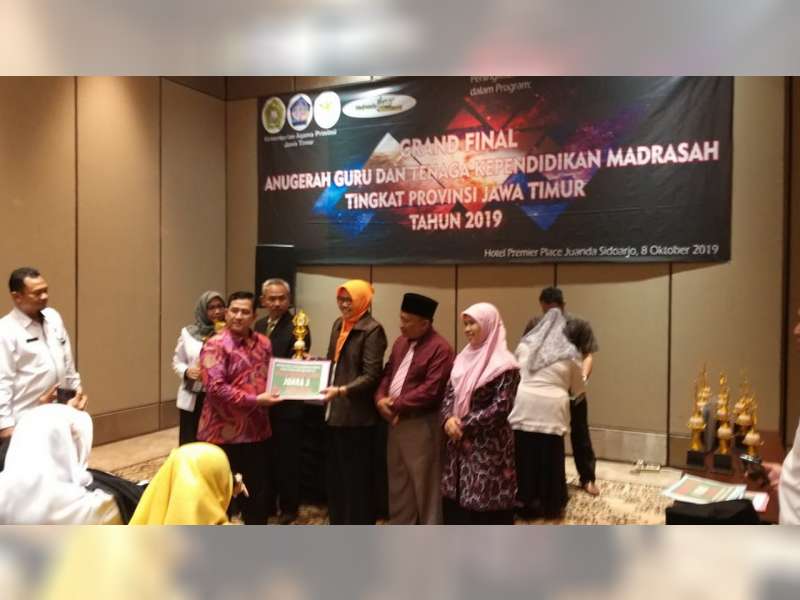 Pengawas Madrasah Wakil Kemenag Bojonegoro Raih Juara 3 Anugerah Guru Provinsi Jatim  