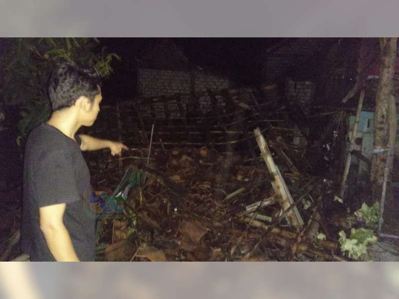 Diterjang Angin, 3 Dapur dan 1 Rumah Warga Baureno Bojonegoro Roboh