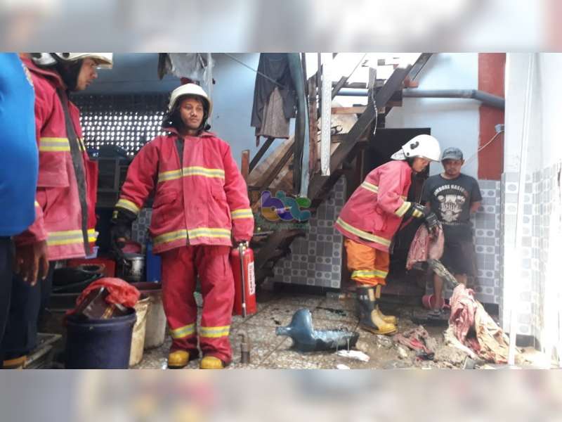 Kompor Rumah Makan di Bojonegoro Terbakar, Seorang Pekerja Alami Luka Bakar