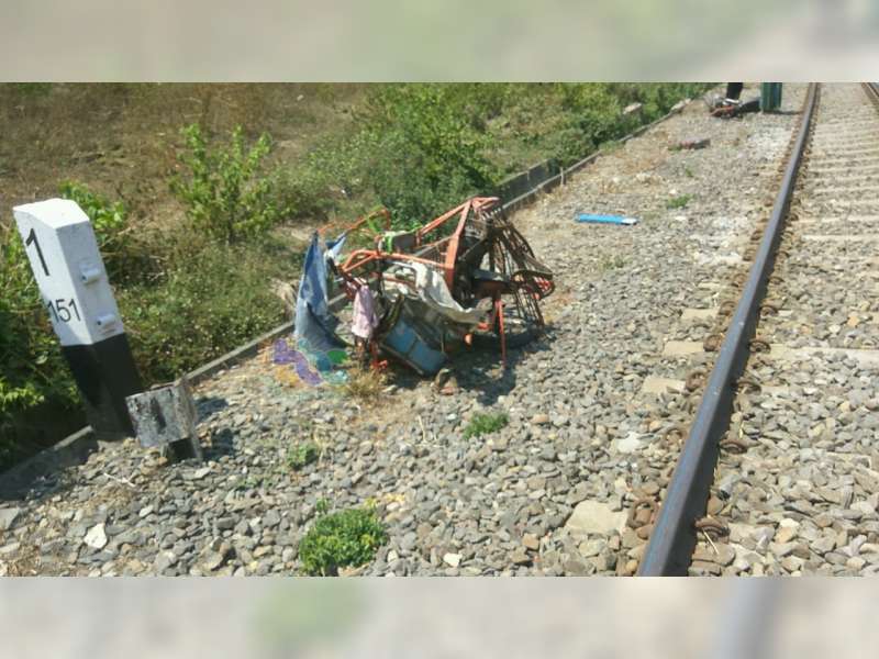 Bentor Ditabrak Kereta Api di Baureno Bojonegoro, Kakek Pengemudi Bentor Selamat