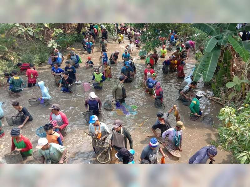 Memetan, Tradisi Tangkap Ikan di Desa Jatiblimbing  Kecamatan Dander Bojonegoro