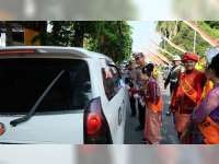 Unik! Gunakan Pakaian Adat, Pelajar di Bojonegoro Sosialisasikan Operasi Zebra 2019