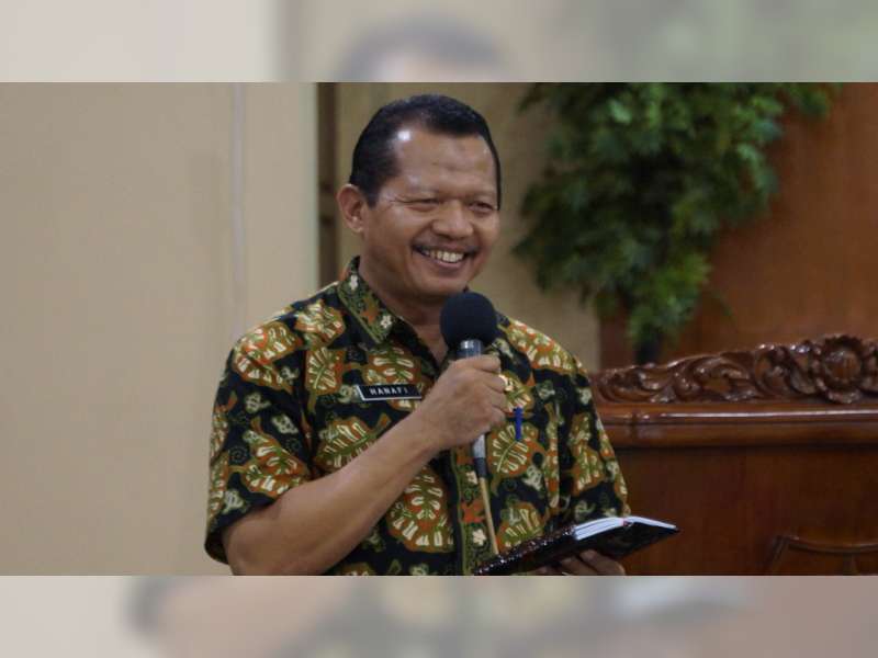 Jelang Musim Hujan, DLH Bojonegoro Prioritaskan Pangkas Pohon Rawan Tumbang