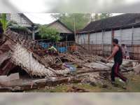 Lagi, Rumah Warga Sumberrejo Bojonegoro Roboh Diterjang Angin