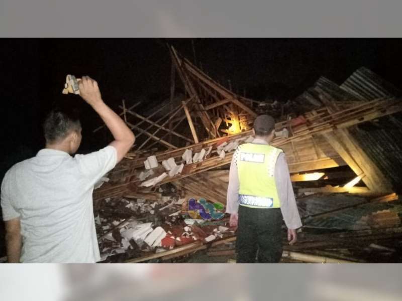 Angin Terjang 5 Desa di Ngasem Bojonegoro, 1 Orang Luka-Luka, Kerugian Capai Rp 240 Juta